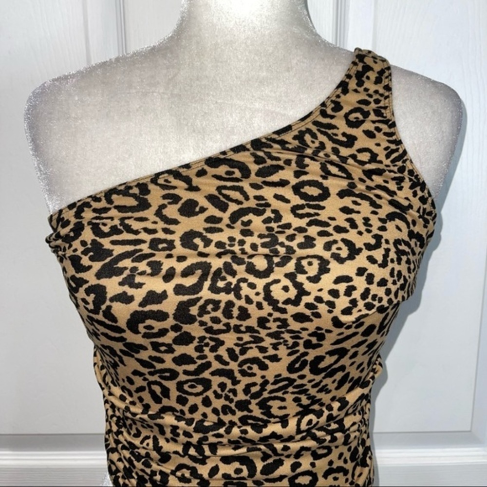 2/$25 Urban Outfitters One Shoulder Cheetah Crop Top - Picture 3 of 5